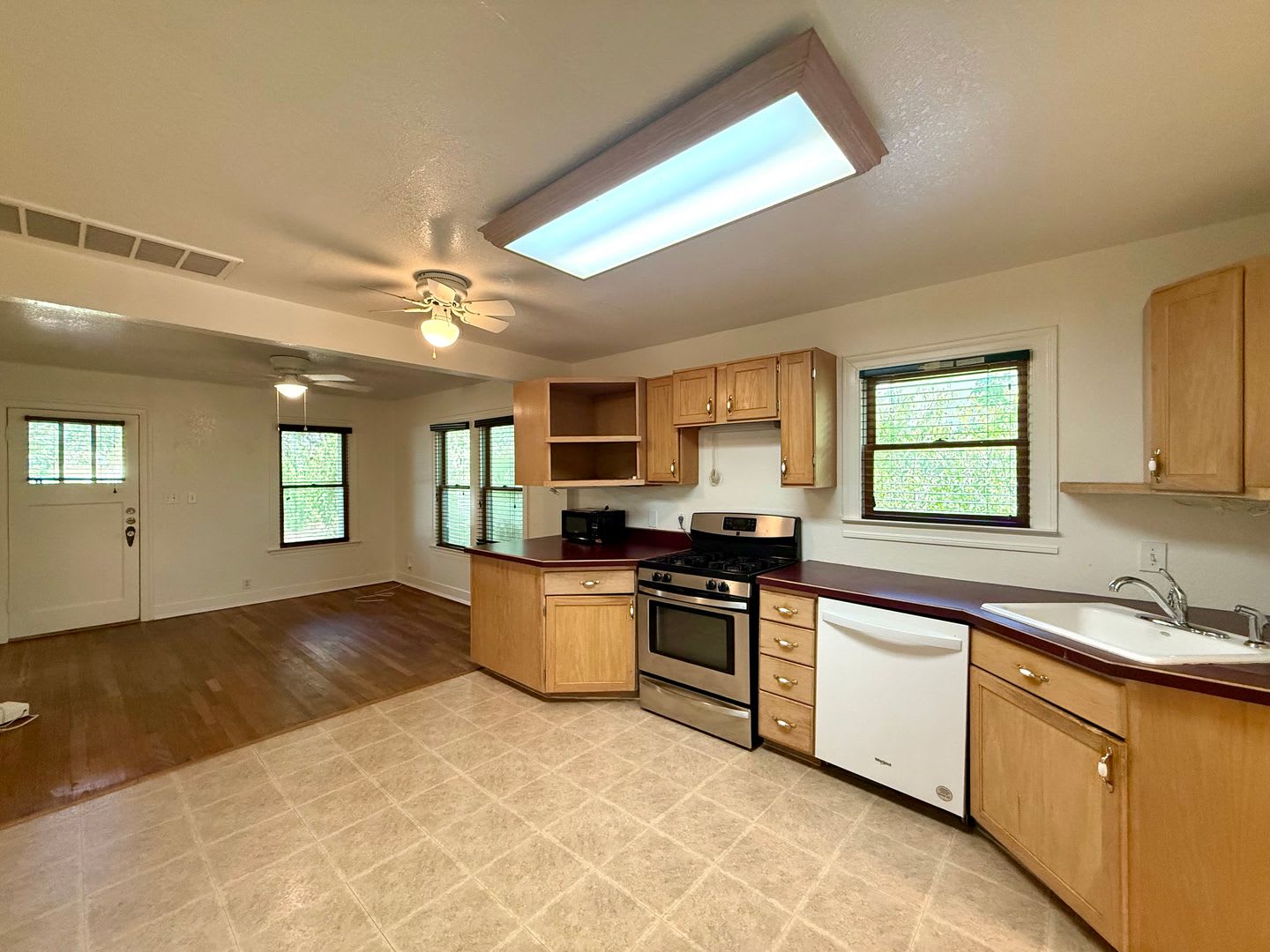 Charming 2 1 House In Hyde Park Available For August – photo 5