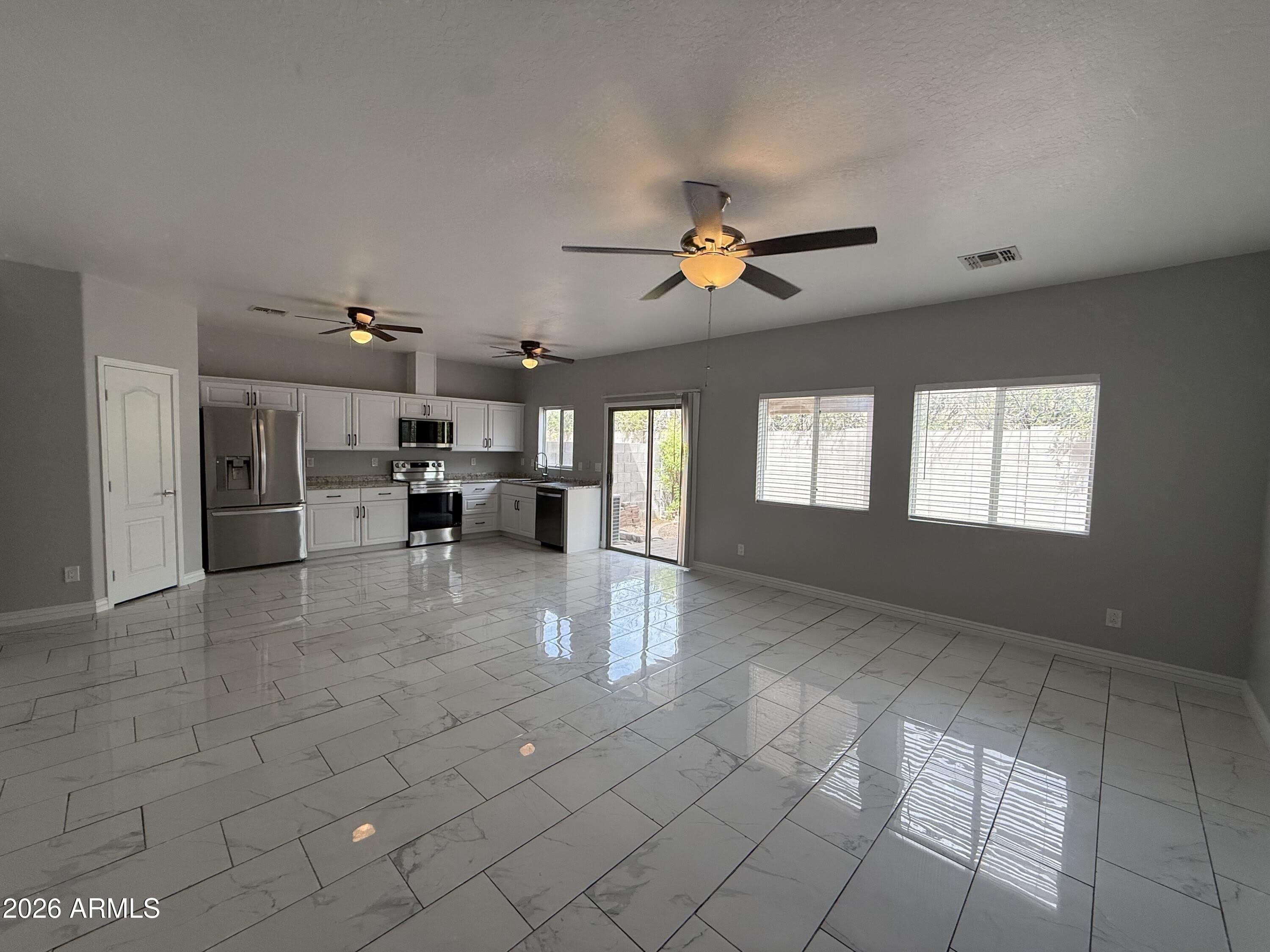 10823 N 70TH Avenue – photo 3