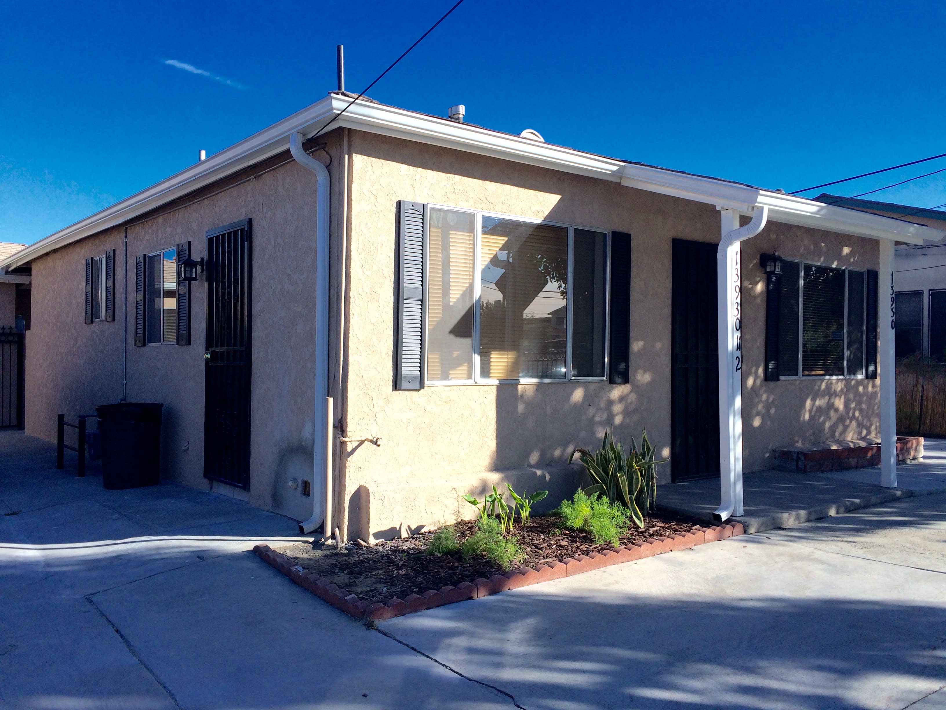 13930 Anderson St – photo 1