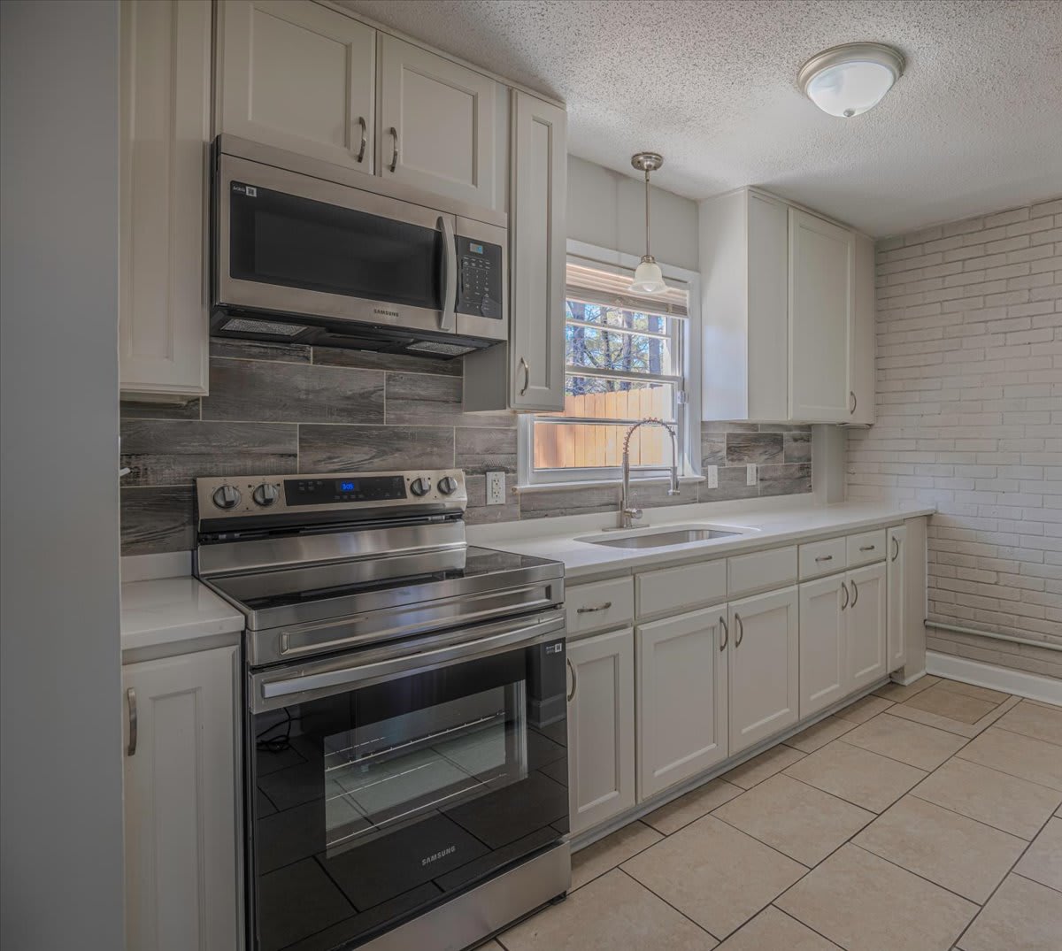 230 W Manchester Rd – photo 4