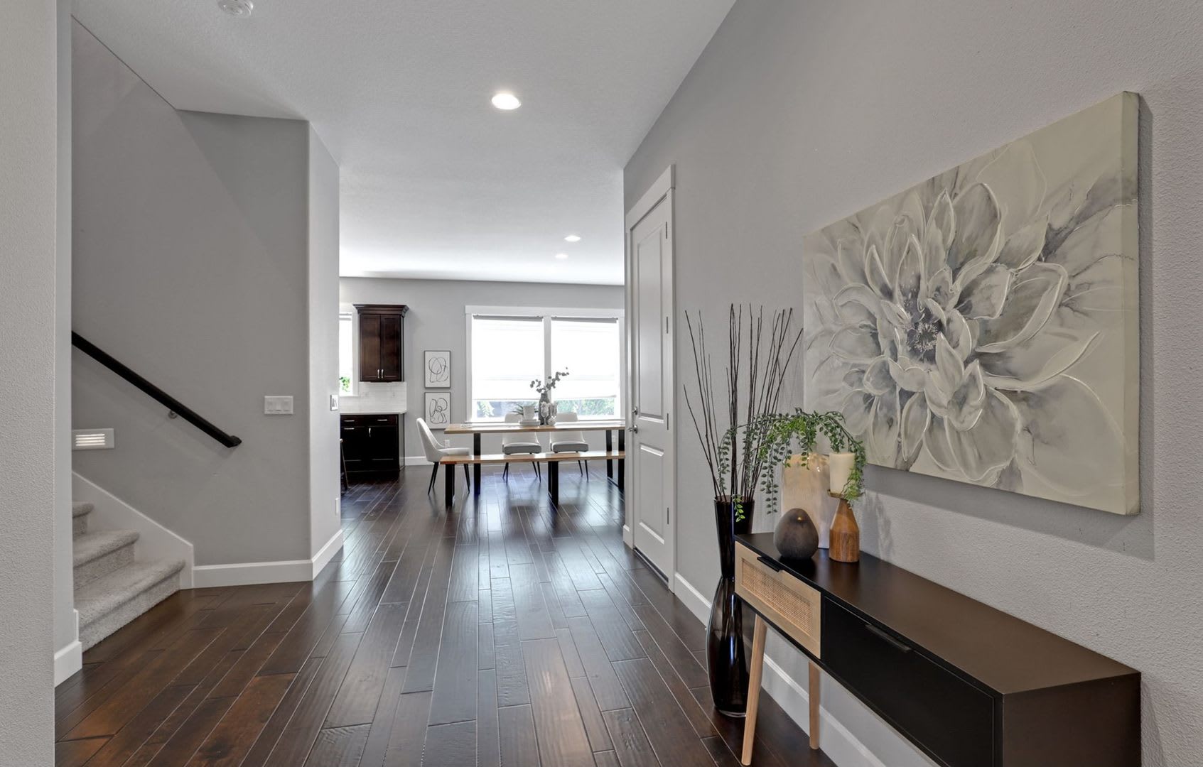 5Br 3Ba Craftsman W Main Level Bedroom Full Bath Extra Deep 3 Car Garage Covered Deck Portland West Haven – photo 3