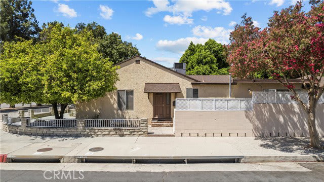 17501 Victory Boulevard – photo 3