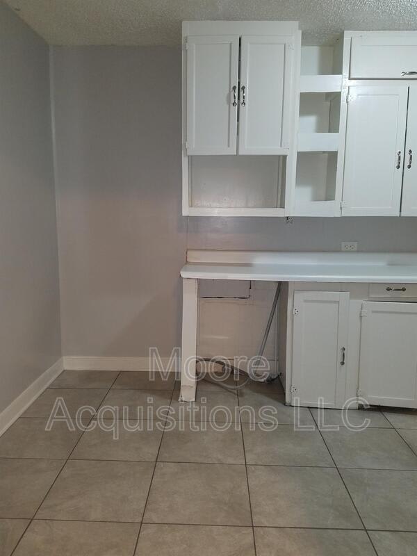 221 Leonard Dr – photo 3