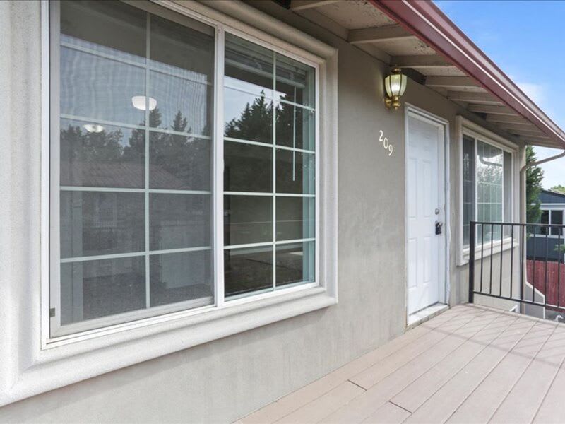 526 S 40th Ave – photo 2