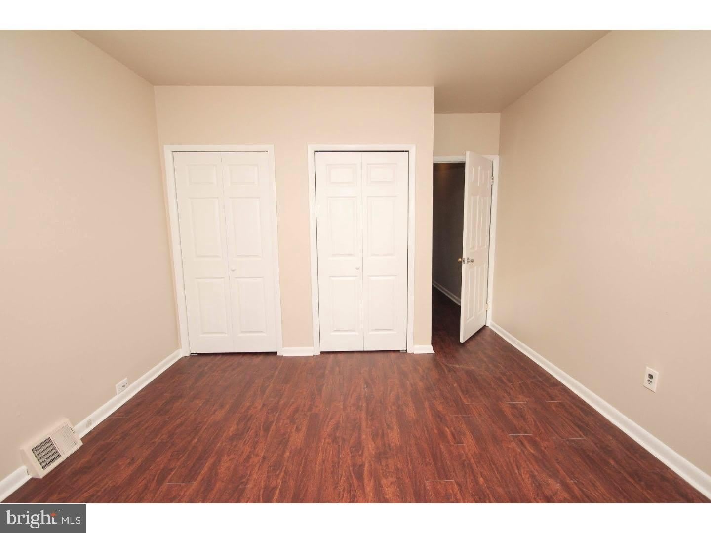 1734 W DIAMOND Street – photo 2