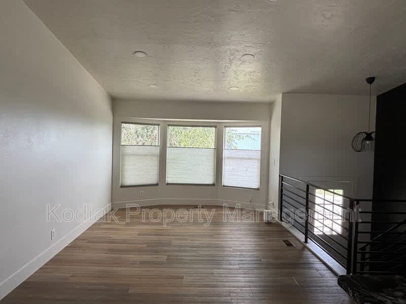 3513 W 5775 S – photo 4