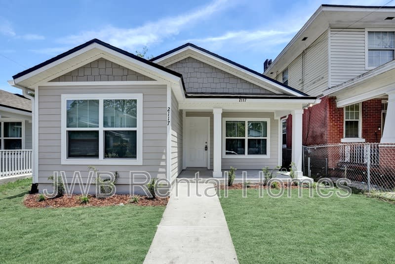 2117 Moncrief Rd – photo 1