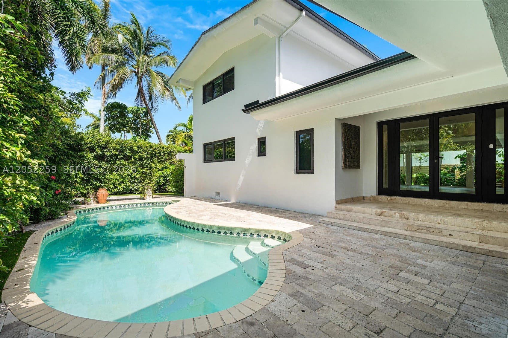7810 Beachview Dr – photo 1