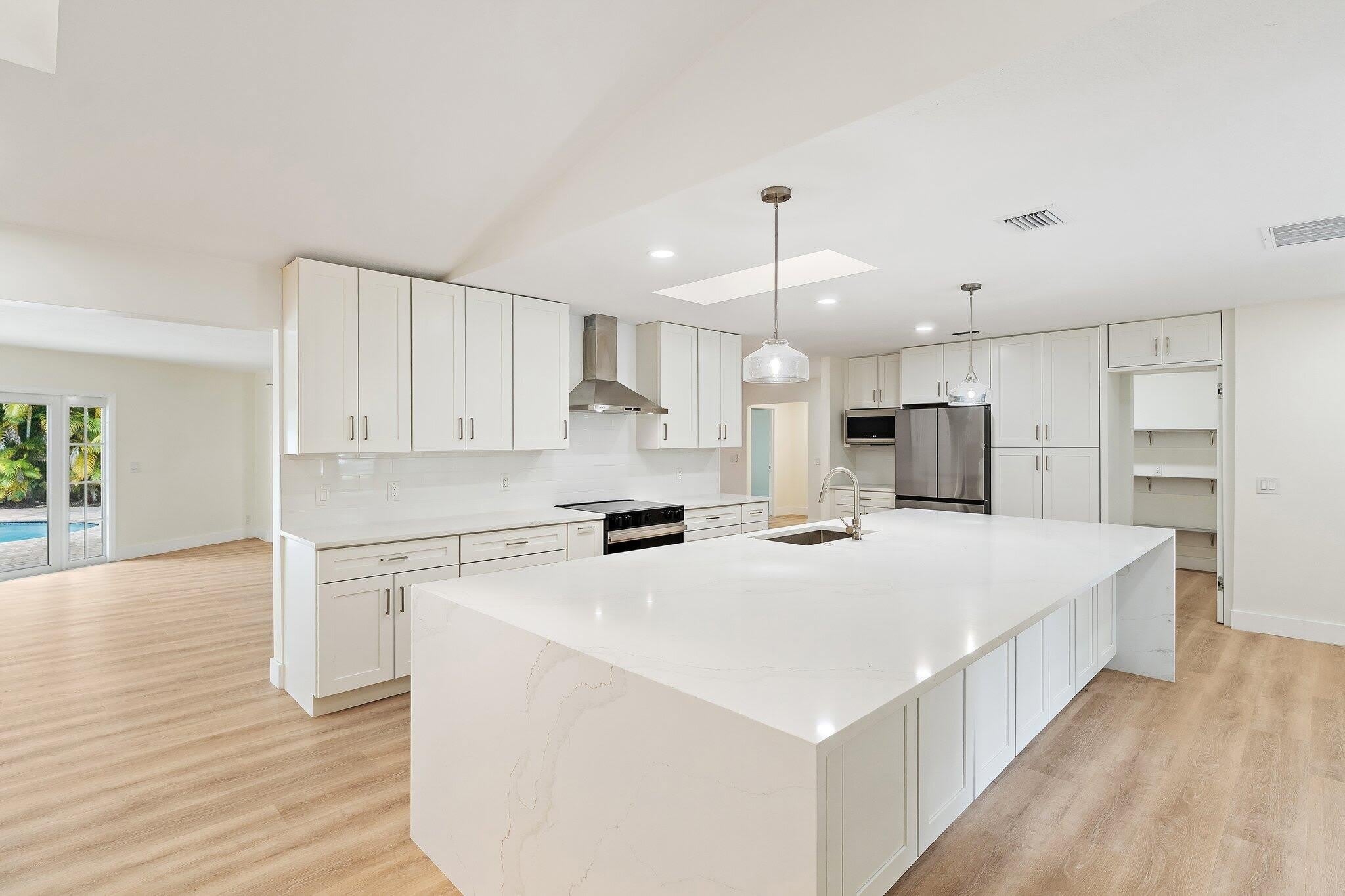12090 N 164th Ct N – photo 3