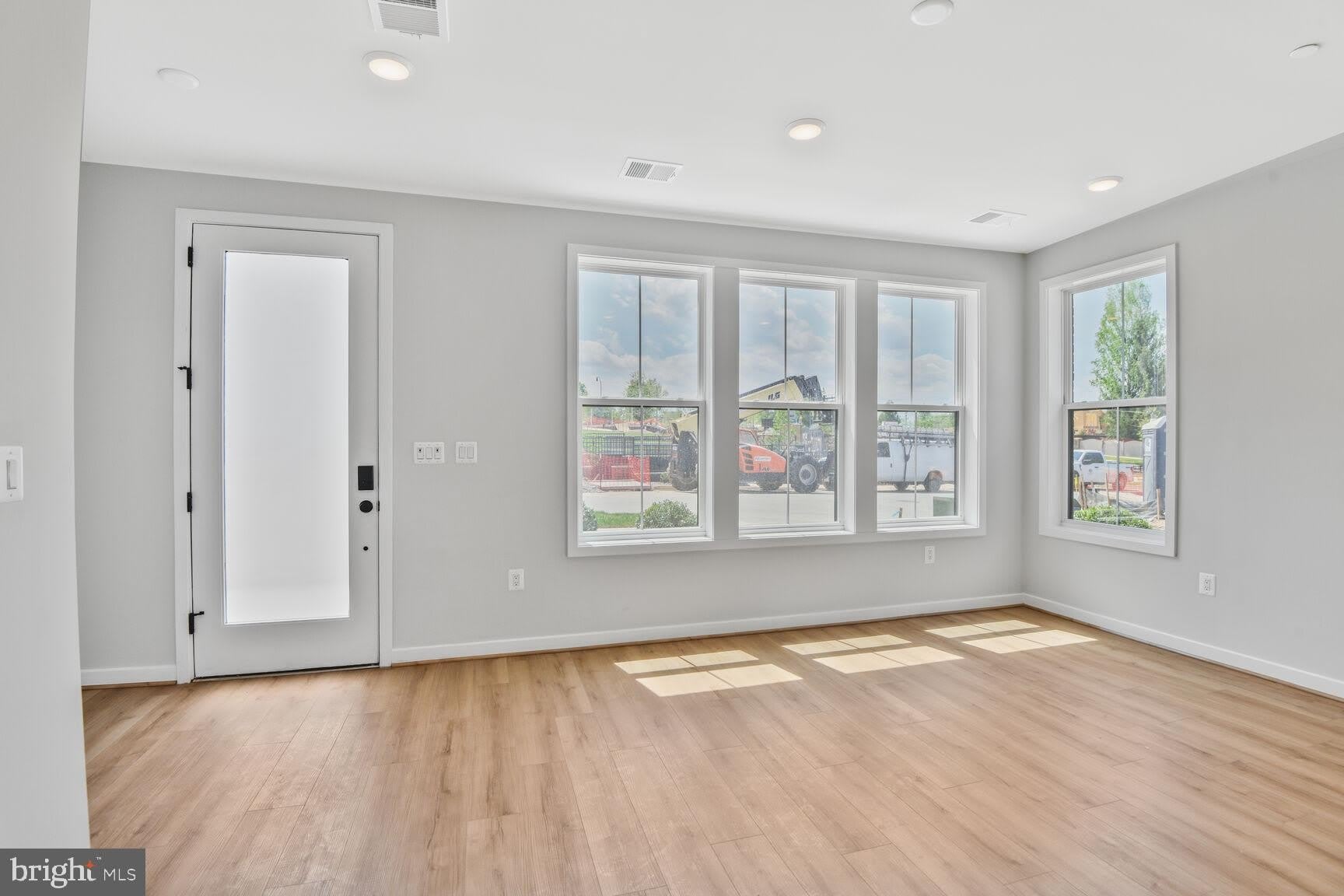 5933 Stonehenge Place – photo 5