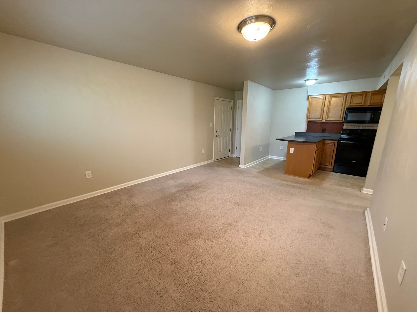2 Bedroom, 1 Bath Condo – photo 3