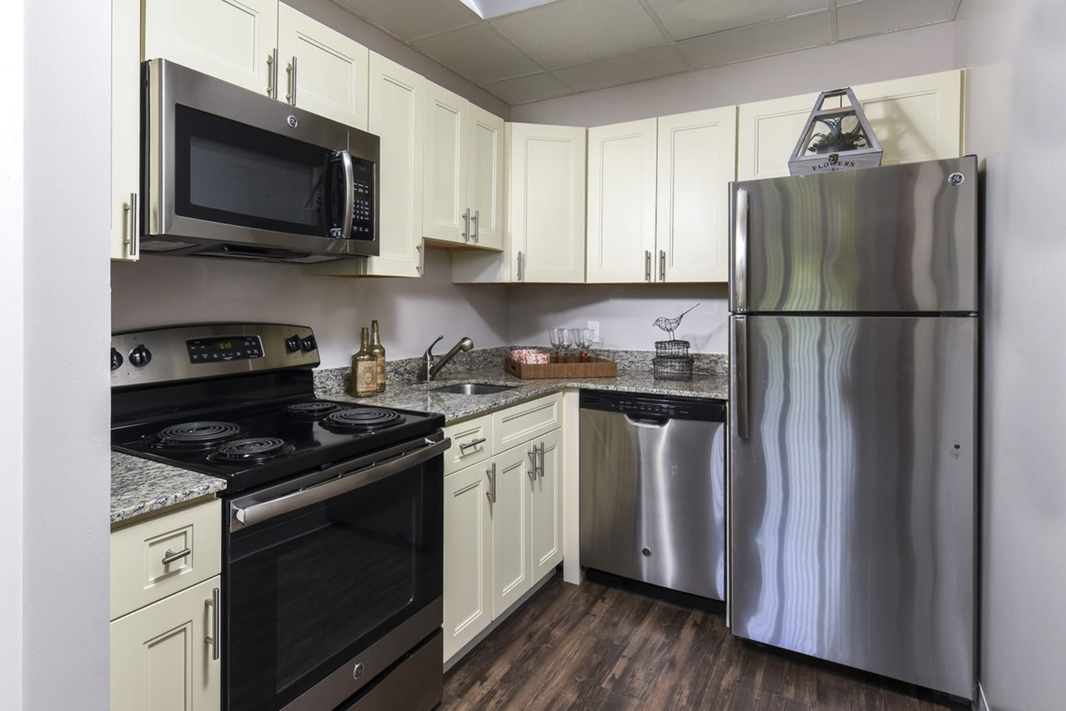 Bridgeview Apartments – photo 1