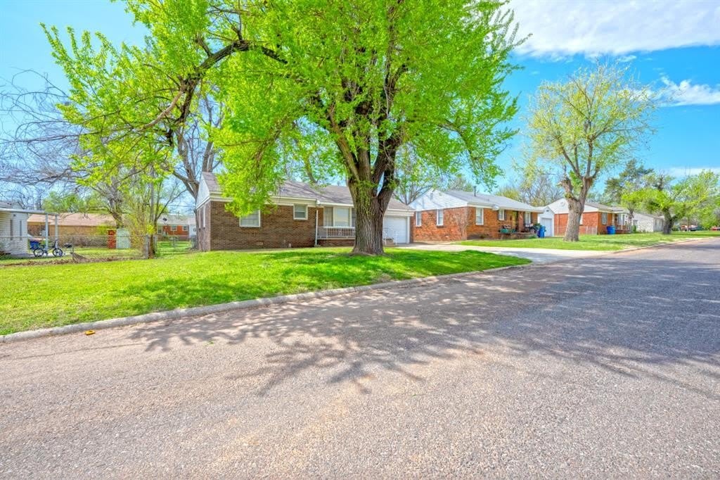 548 E Grumman Drive – photo 3