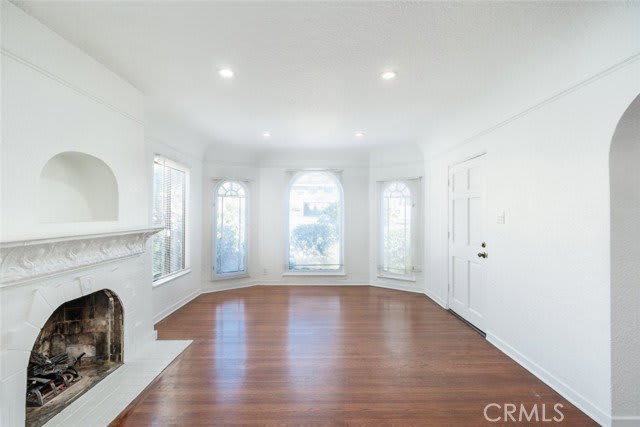 2230 Montrose Avenue – photo 5