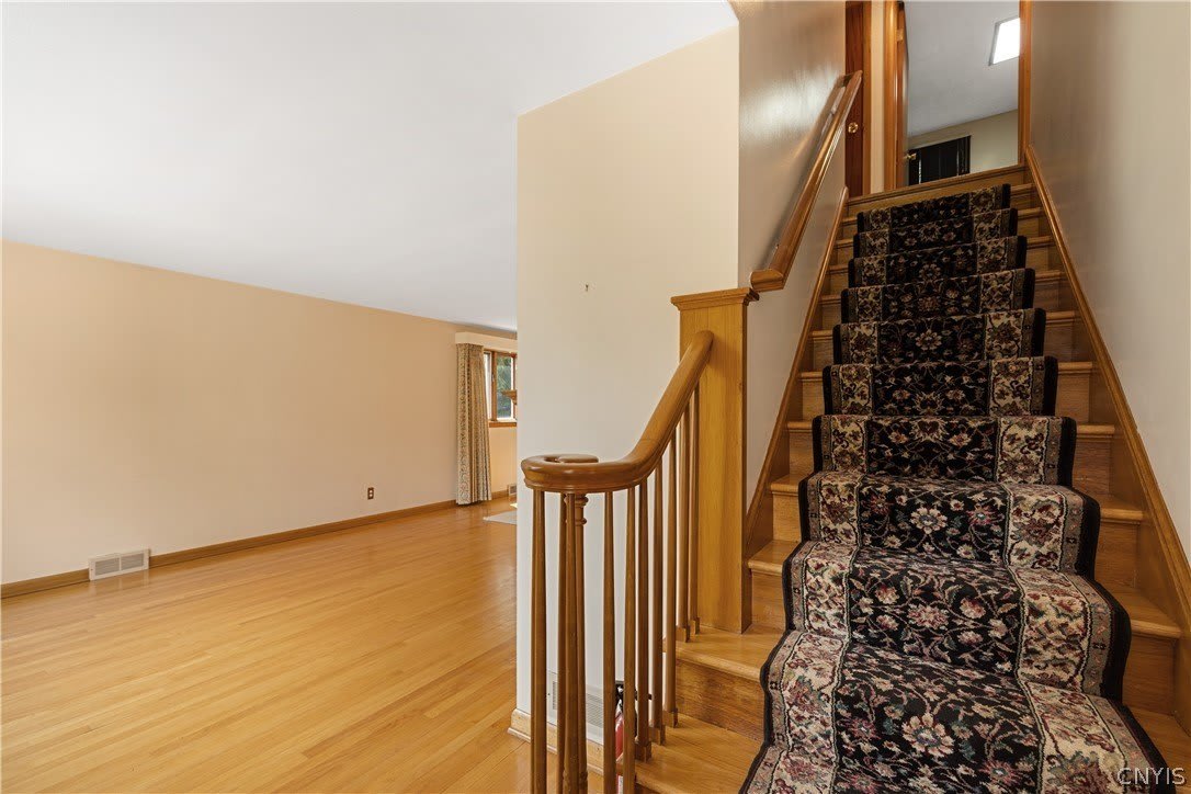 444 Buckingham Avenue – photo 4