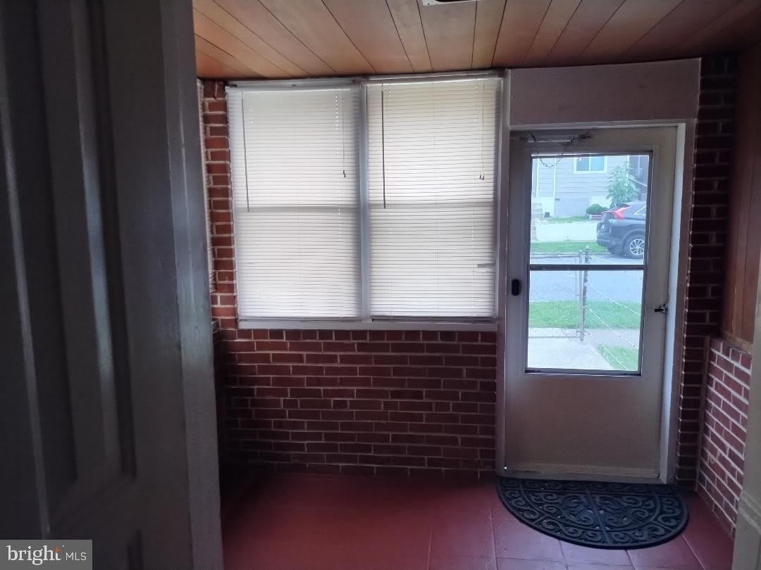 1133 STERLING Avenue – photo 2