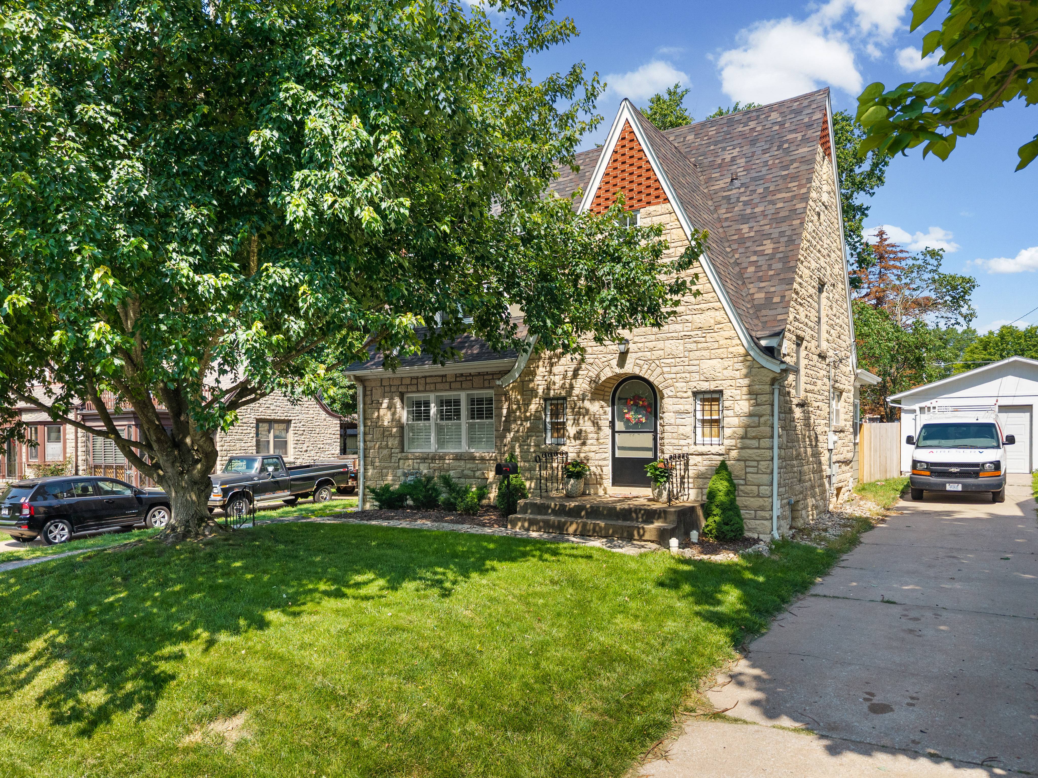1936 Hayselton Drive – photo 3