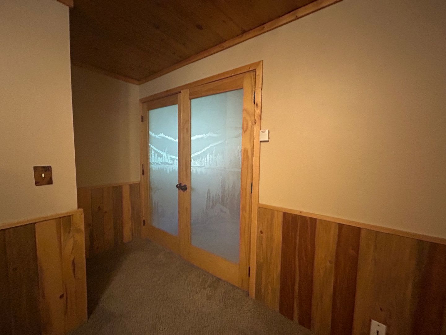 3-Bedroom Home on Lolo Creek with Private Decks &amp; Bunkhouse – photo 5