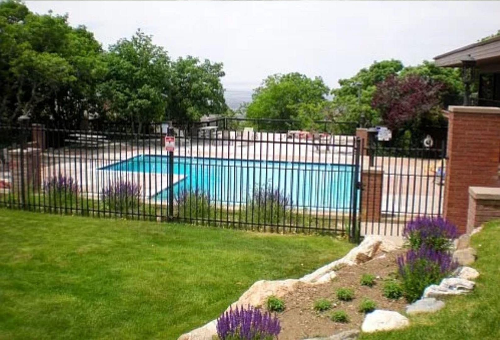 Ridgewood Condo 1 Bed Apartment W/ Pool & Clubhouse! – photo 1