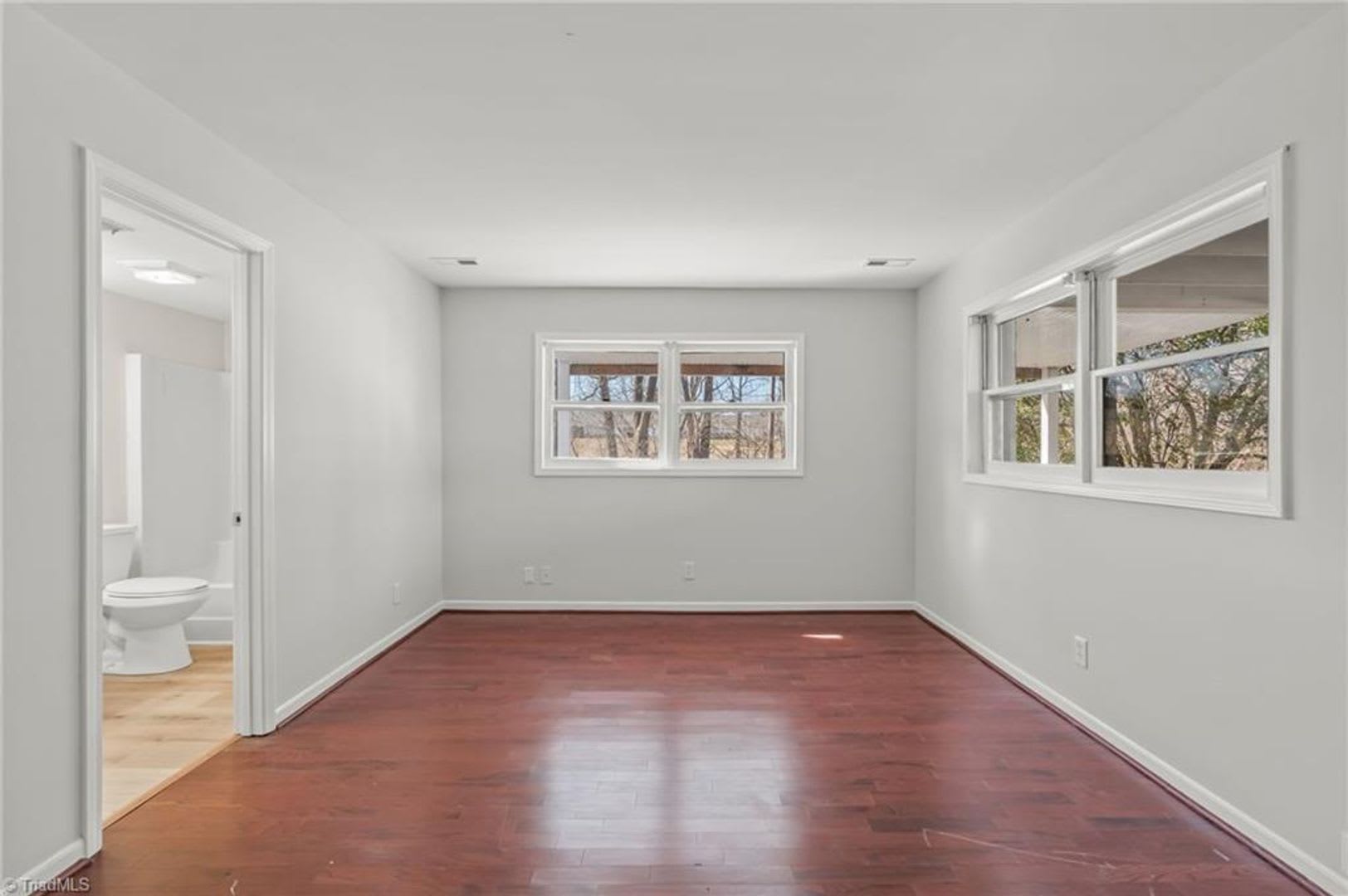 Private Basement Unit at 2630 Merry Oaks Trail – photo 4