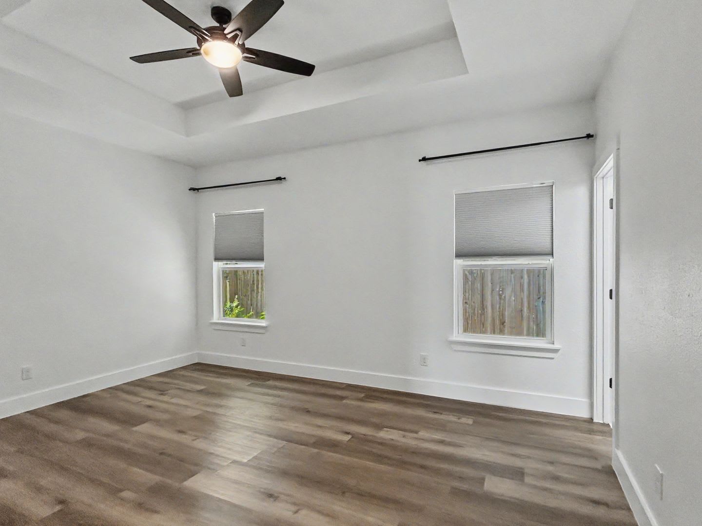 Modern 3-Bedroom Home Near Downtown – photo 5
