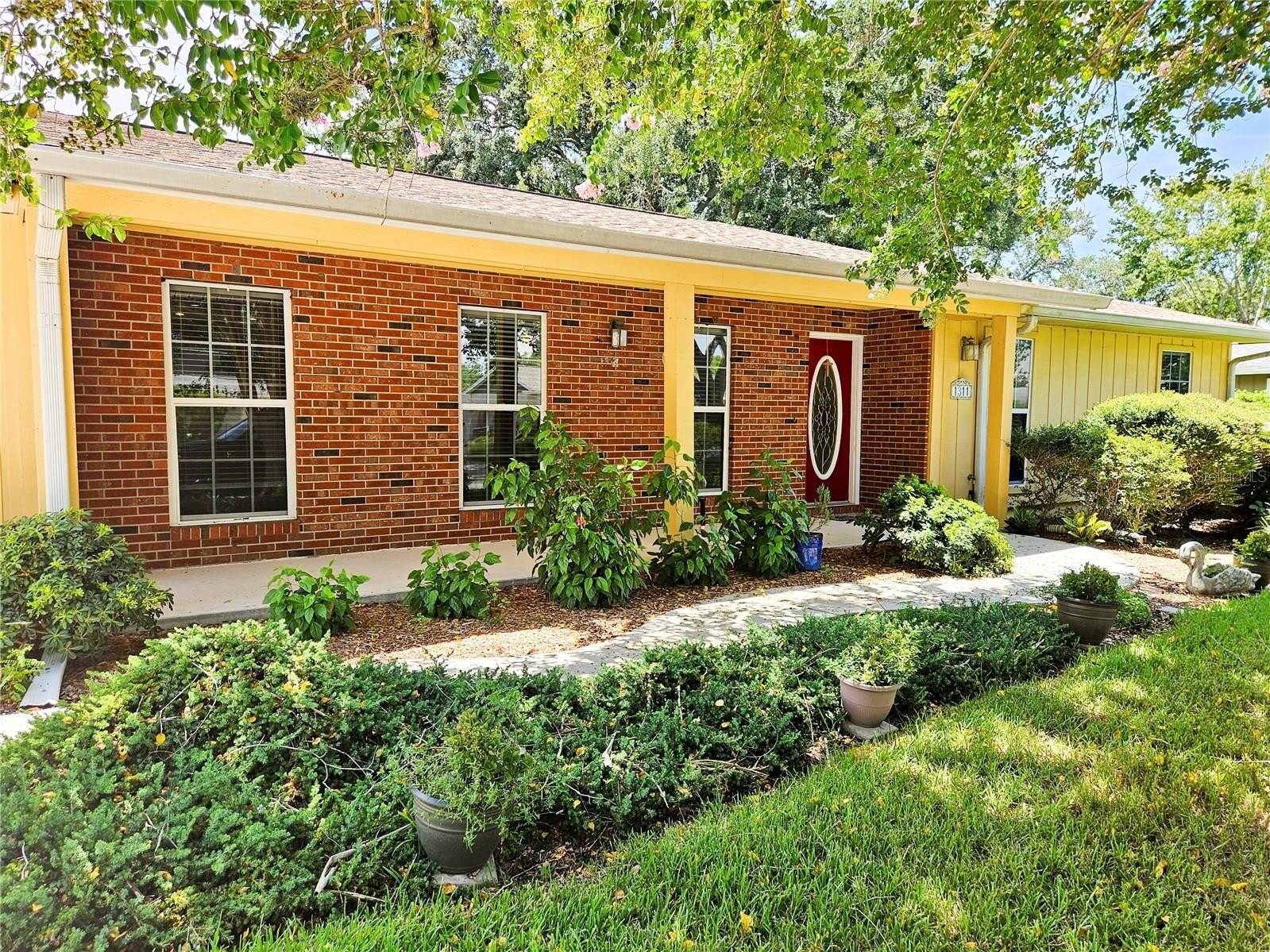 1311 GLENVIEW Lane – photo 2