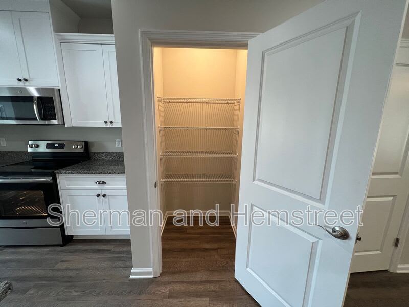 672 Dobhill Lane – photo 4