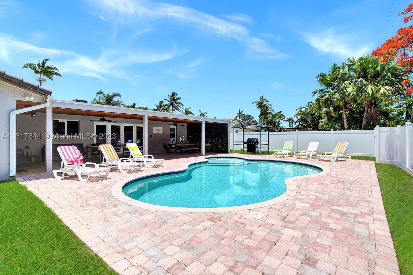 1301 Rodman St – photo 2