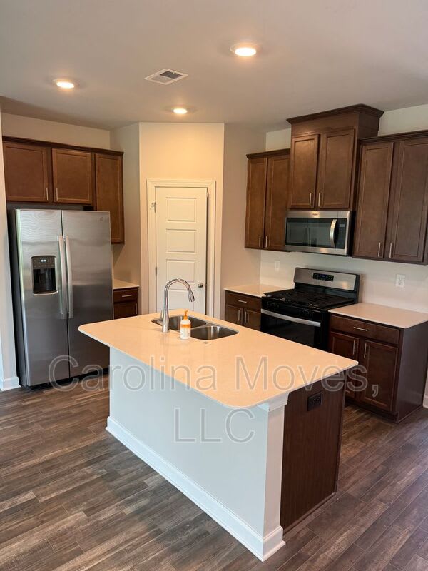206 Telford Dr – photo 2