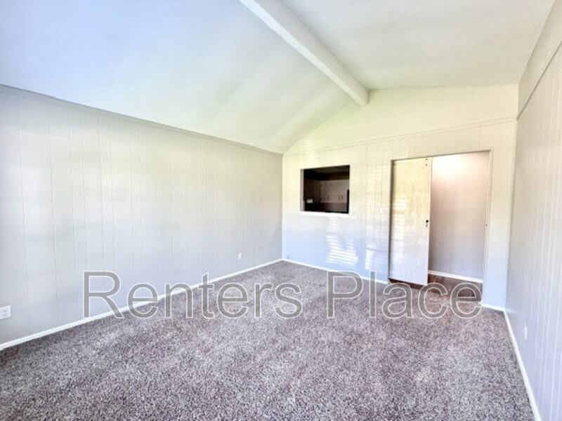 313 N Cedar St – photo 3