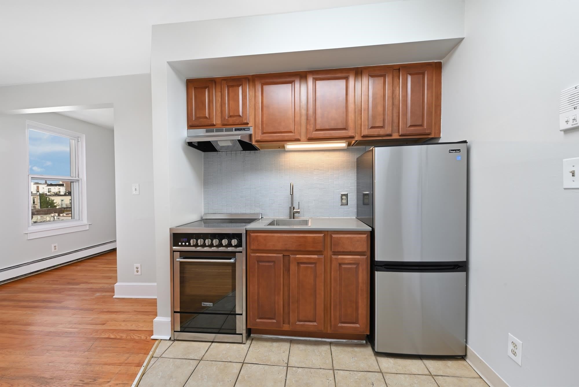 201 WASHINGTON ST – photo 2