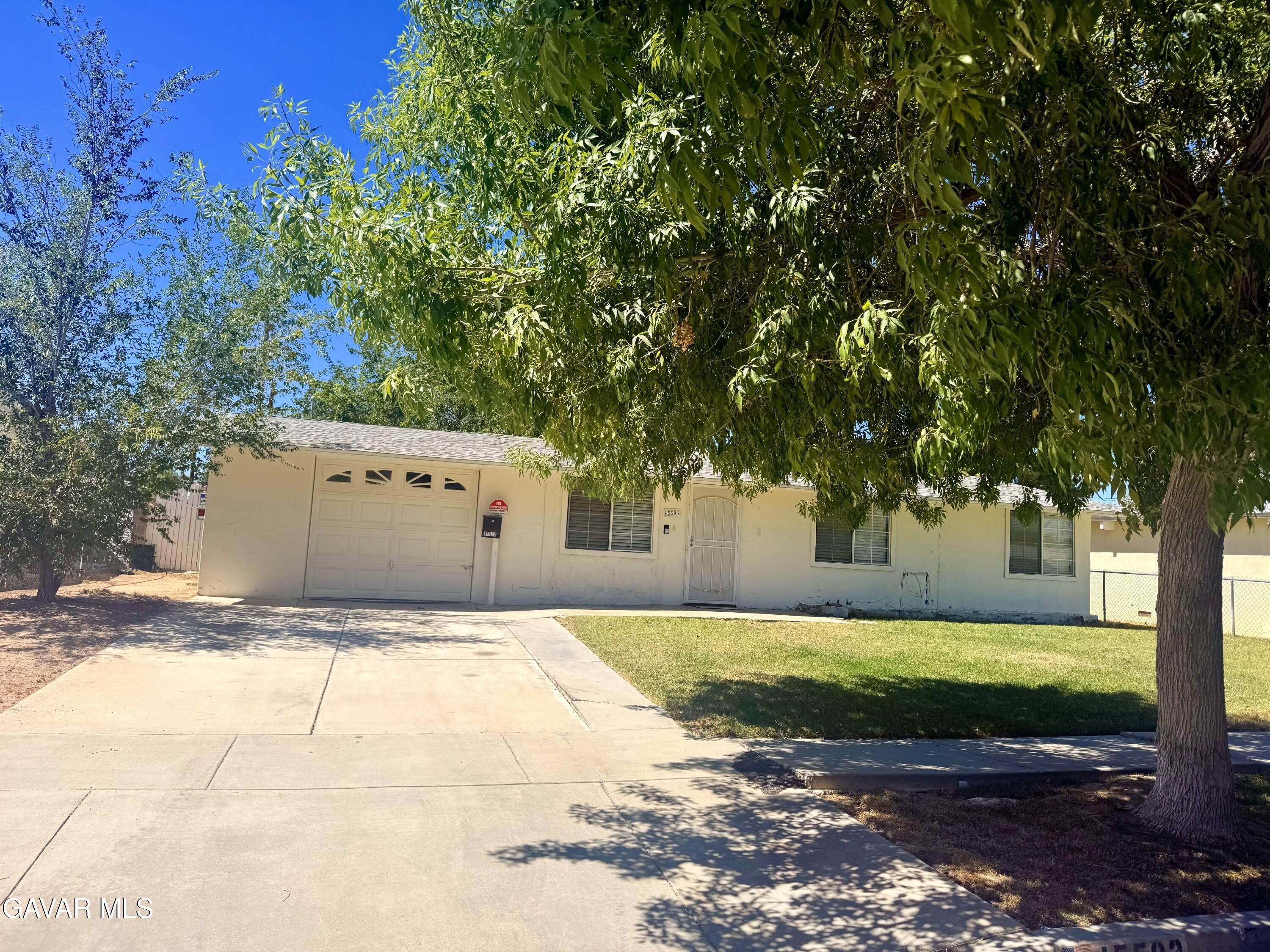 45503 Genoa Avenue – photo 3