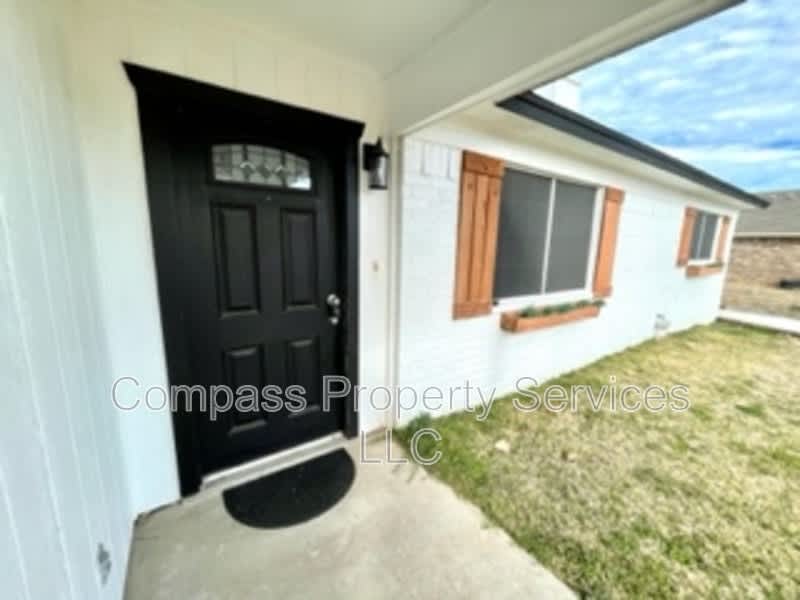 396 Fernwood Dr. – photo 3
