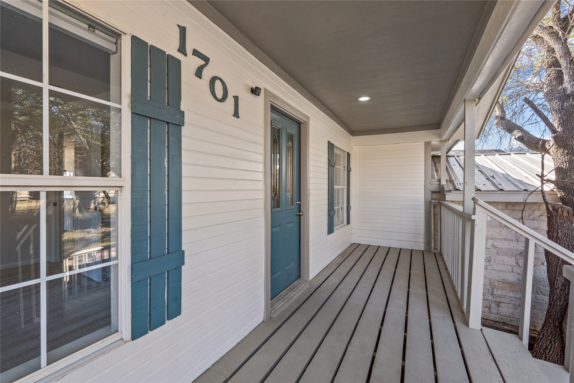 1701 E Lake Drive – photo 3