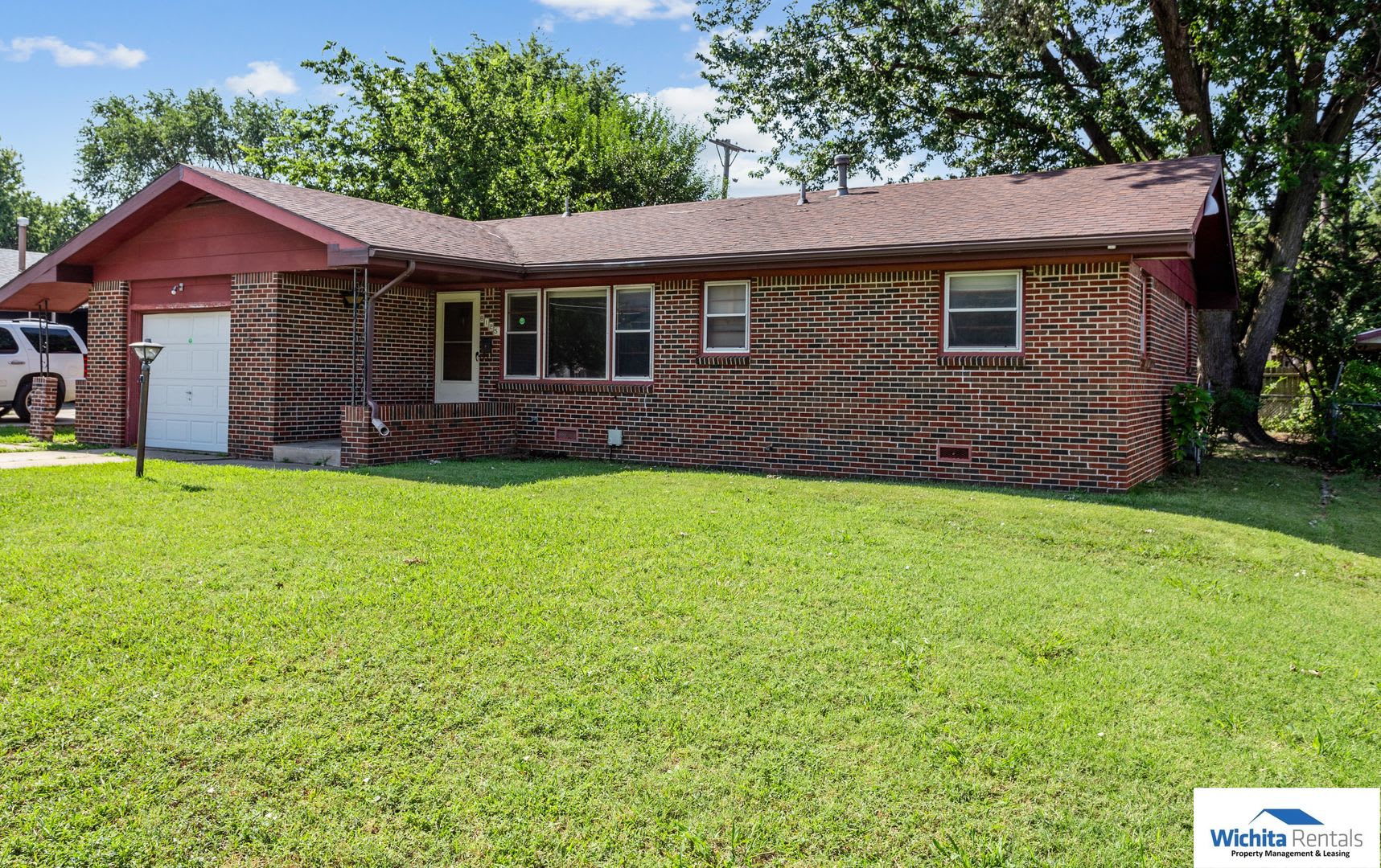 Spacious 3 Bed 2 Bath – photo 2
