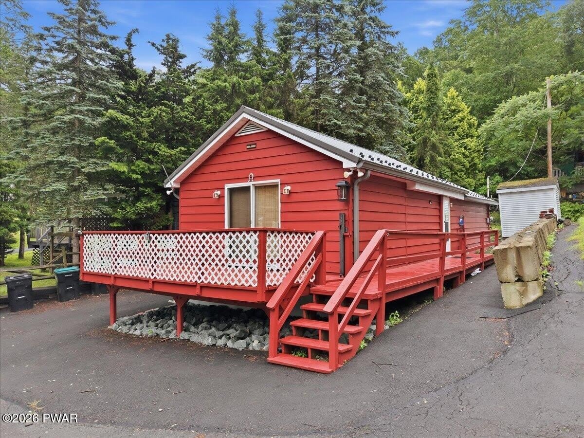 107 Apple Drive – photo 1