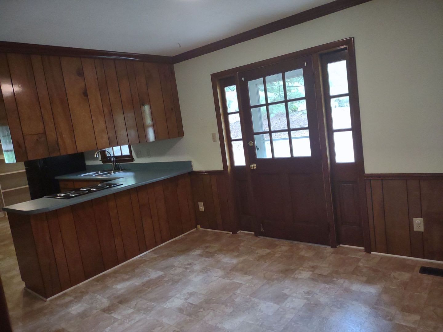 Coming Soon!!! Comfort & Convenience: This Beautiful Home Has It All! – photo 5