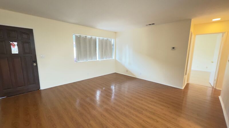 539 N Alameda Ave – photo 4