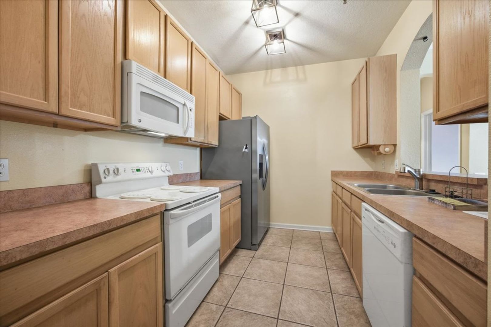 Lovely Condo For Rent – photo 5