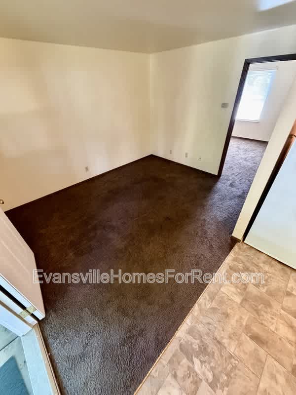 437 South Bosse Avenue – photo 5