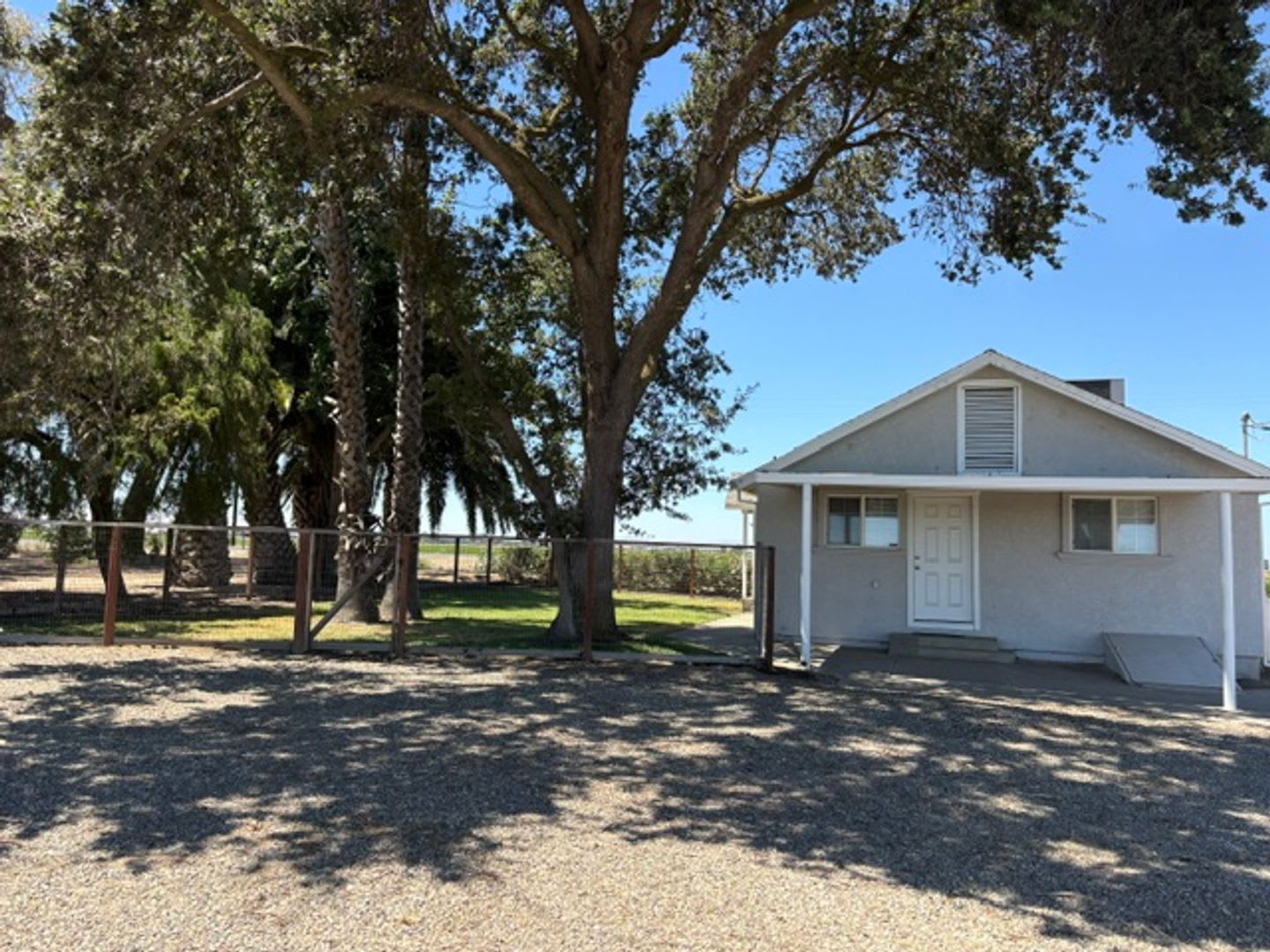 Charming 3 Bed, 1 Bath Country Home – photo 5