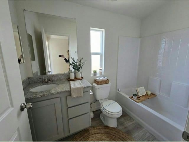 3825 N Nellis Blvd – photo 5