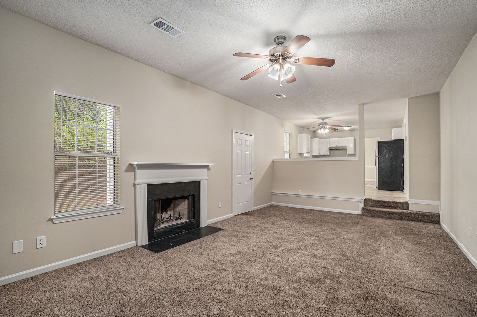 3 bdrm, 2.5 bath in Stonecrest – photo 3