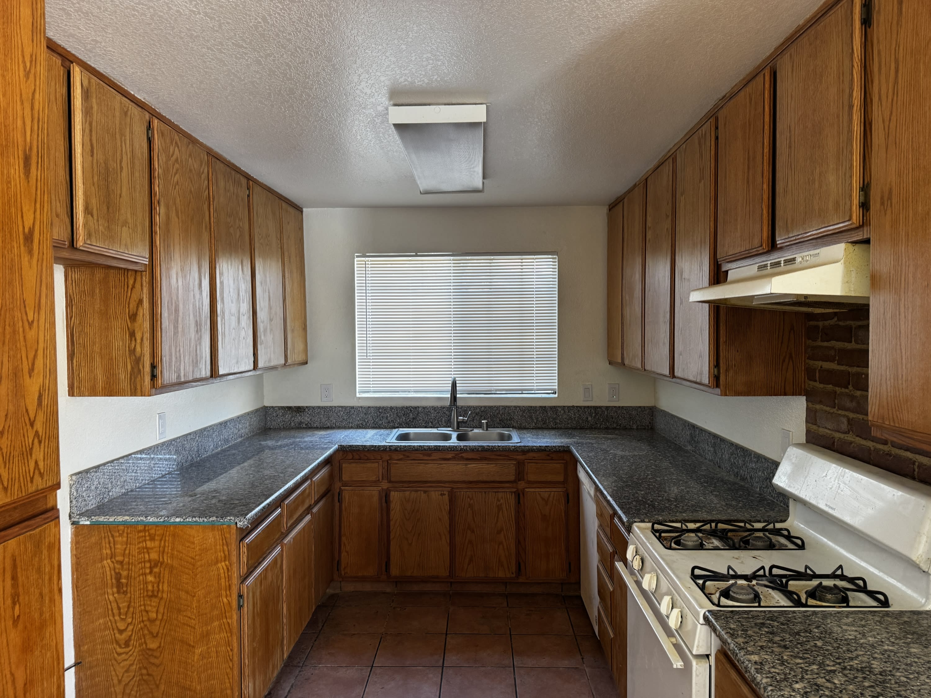 16280 Jasmine Street – photo 2
