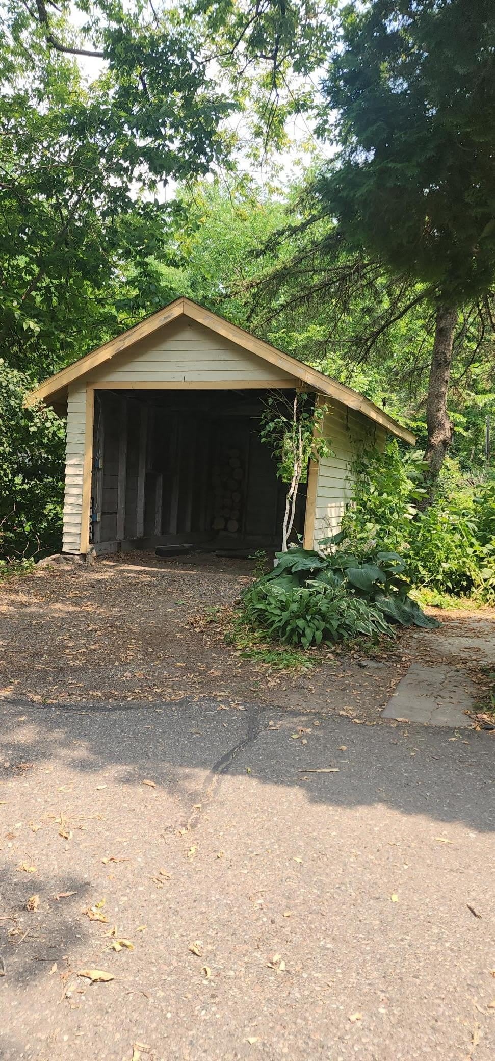 208 Lake Boulevard S – photo 5