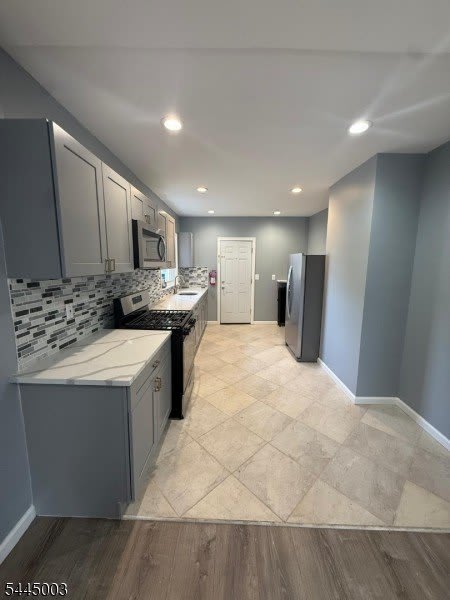 621 Grove St – photo 3