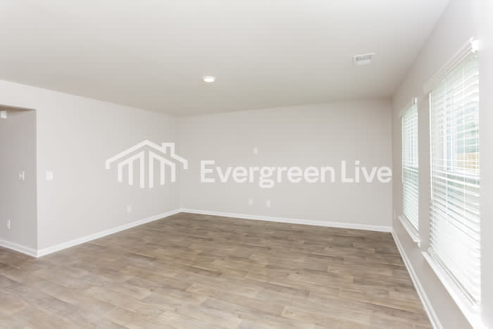 805 Vanguard Street – photo 2
