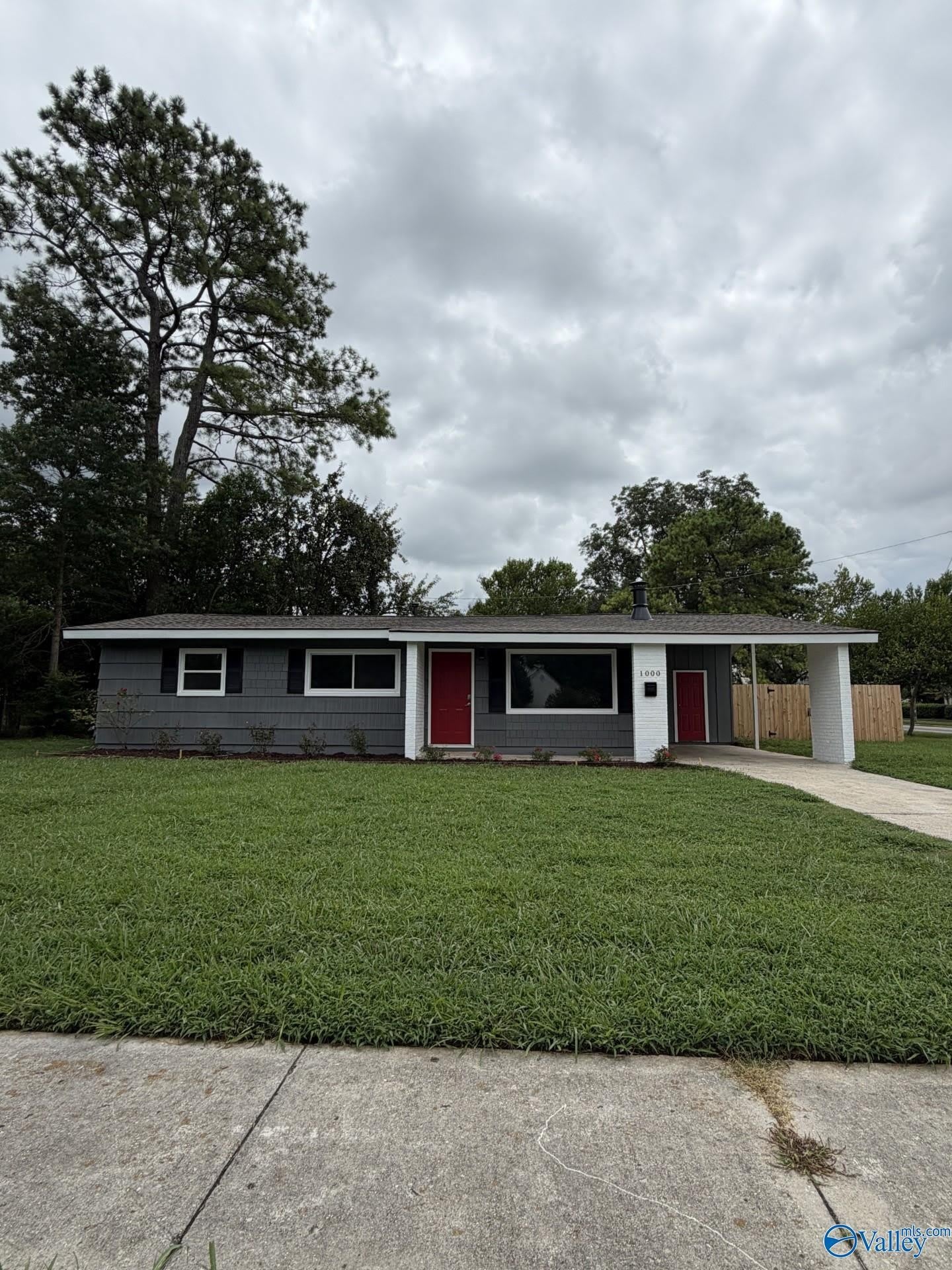 1000 Lowell Drive – photo 2