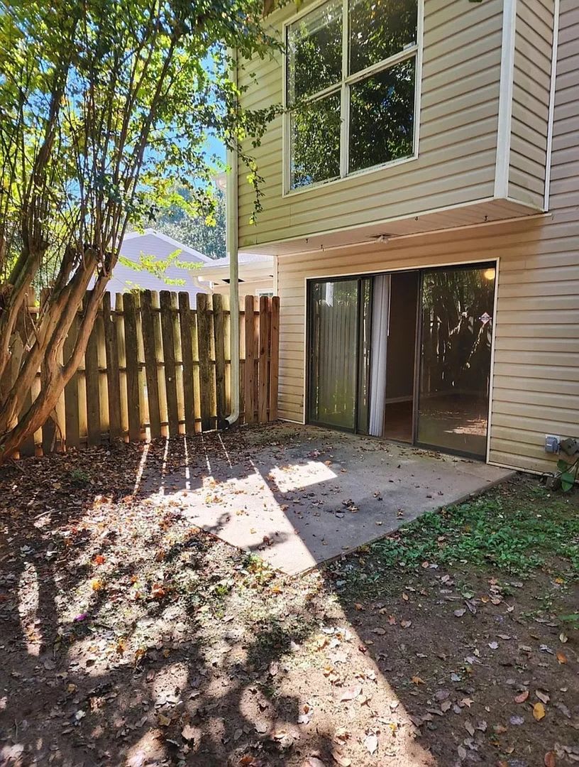 Room In 3 Bedroom Home In Forest Park – photo 2