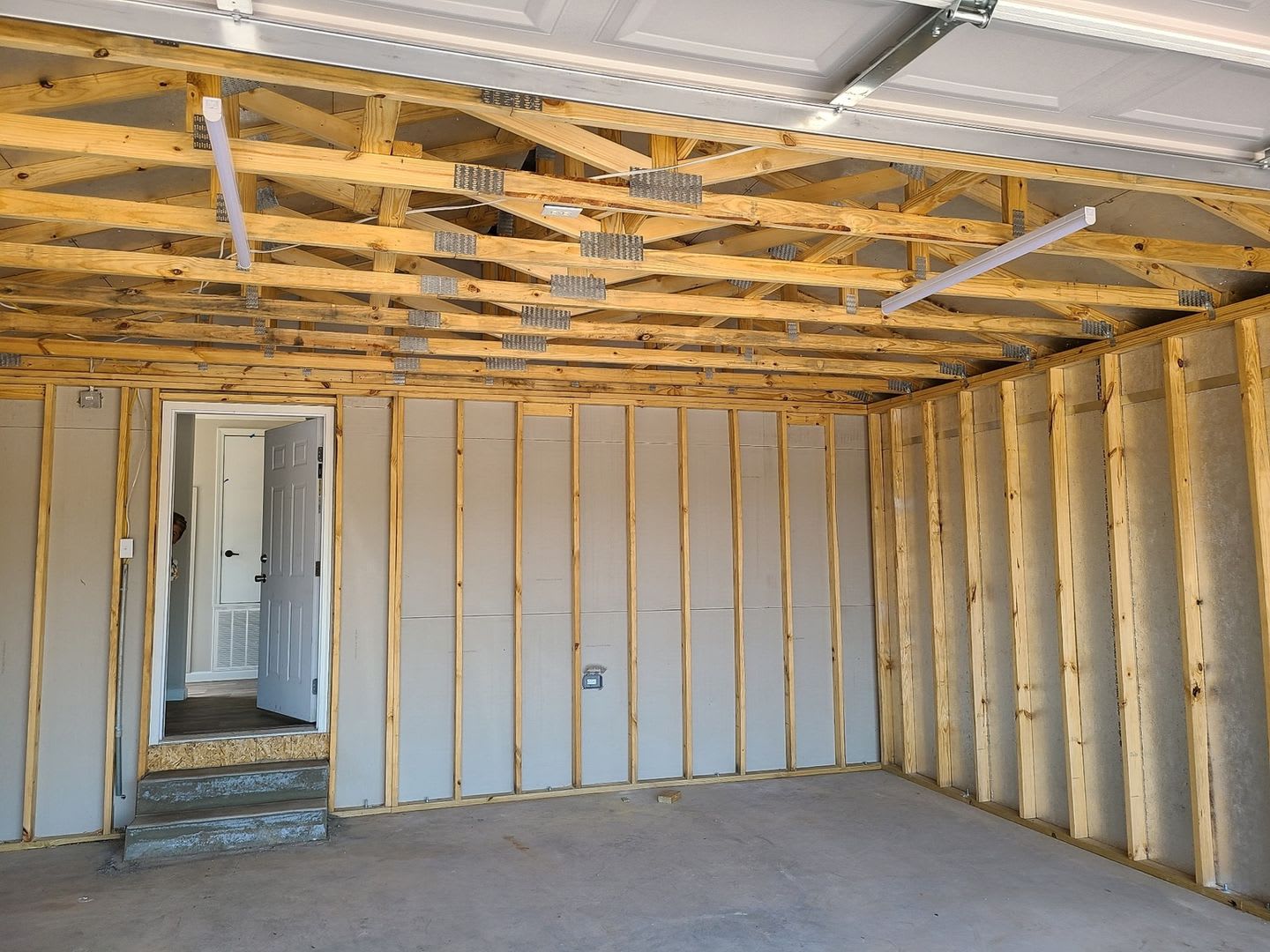 3 Bedroom Single Family Home in Seguin on 1 acre lot – photo 3